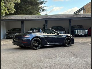 /photos/12381/1fd7bf7a-4585-7bf4-8508-46bcf5bfd202_i320x240.jpg